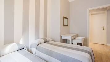 Appartamento Standard | Biancheria da letto di alta qualità, copriletto in piuma