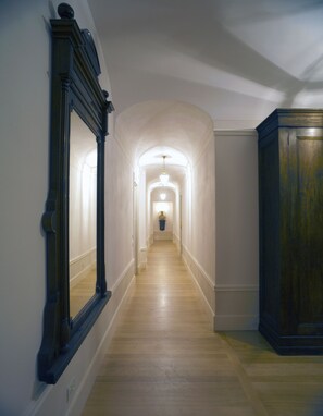 普通套房 (Deluxe) | 高級寢具、羽絨被、獨特裝潢、隔音