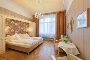 Standard Double Room | Premium bedding, in-room safe, free WiFi, bed sheets - Hotel Pension Baronesse (Vienna)