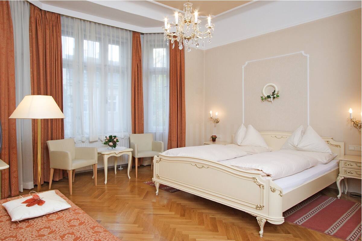 Standard Double Room | 高档床上用品、客房内保险箱、免费 WiFi、床单