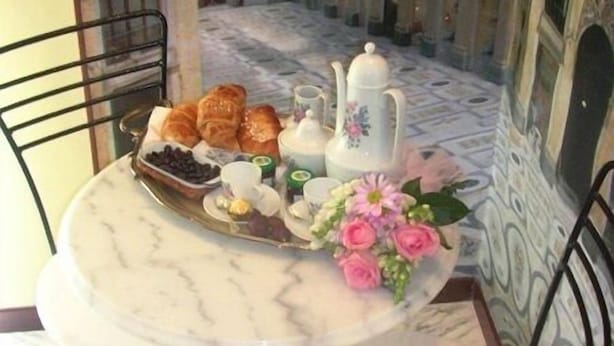 In-room dining - Latt' e Liett' (Naples)