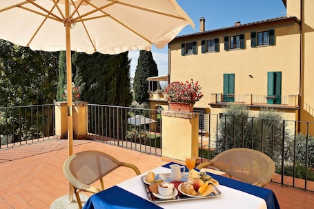 Restaurante al aire libre. Villa La Stella - Casa per Ferie