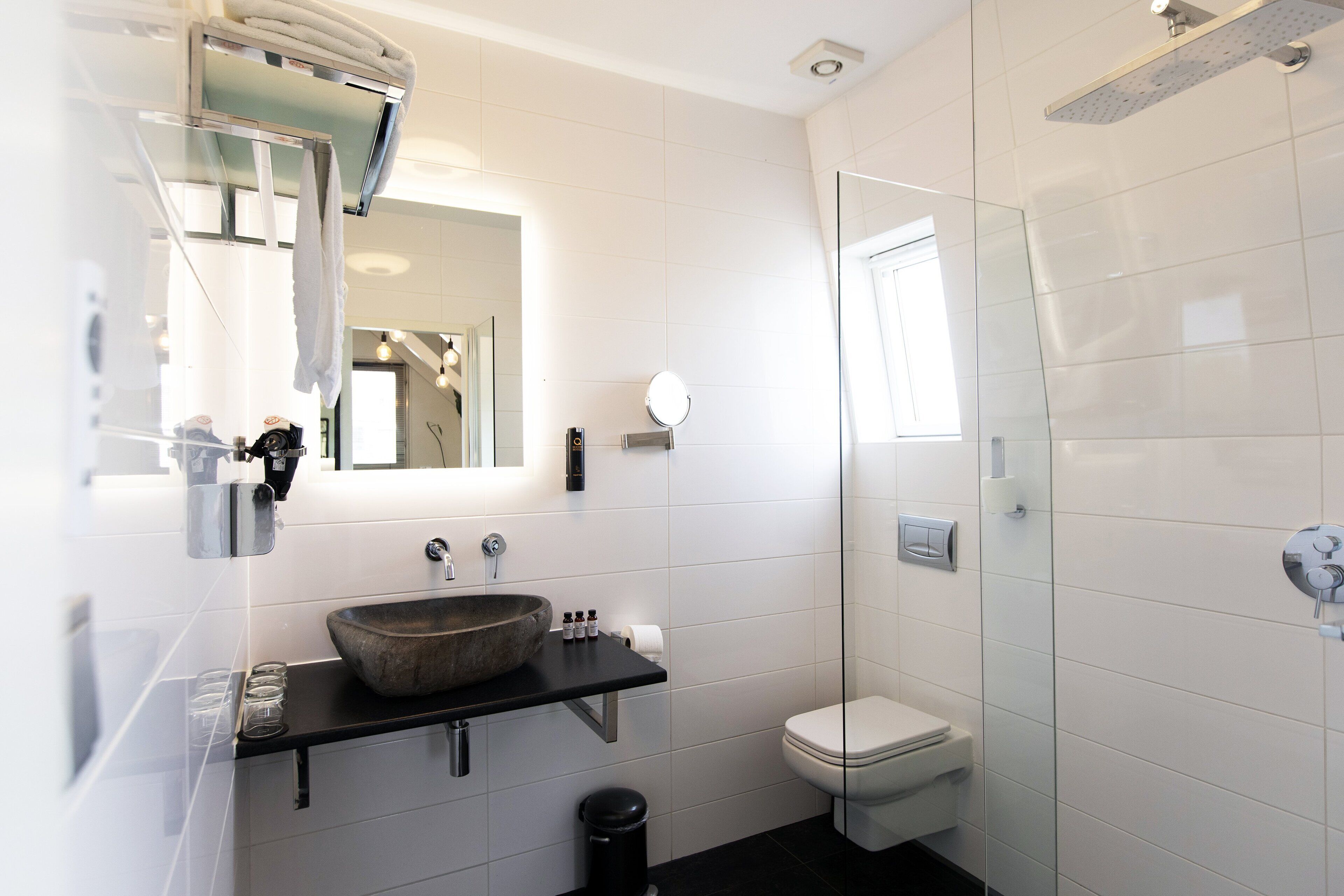 Photo - Quentin Canal House Hotel