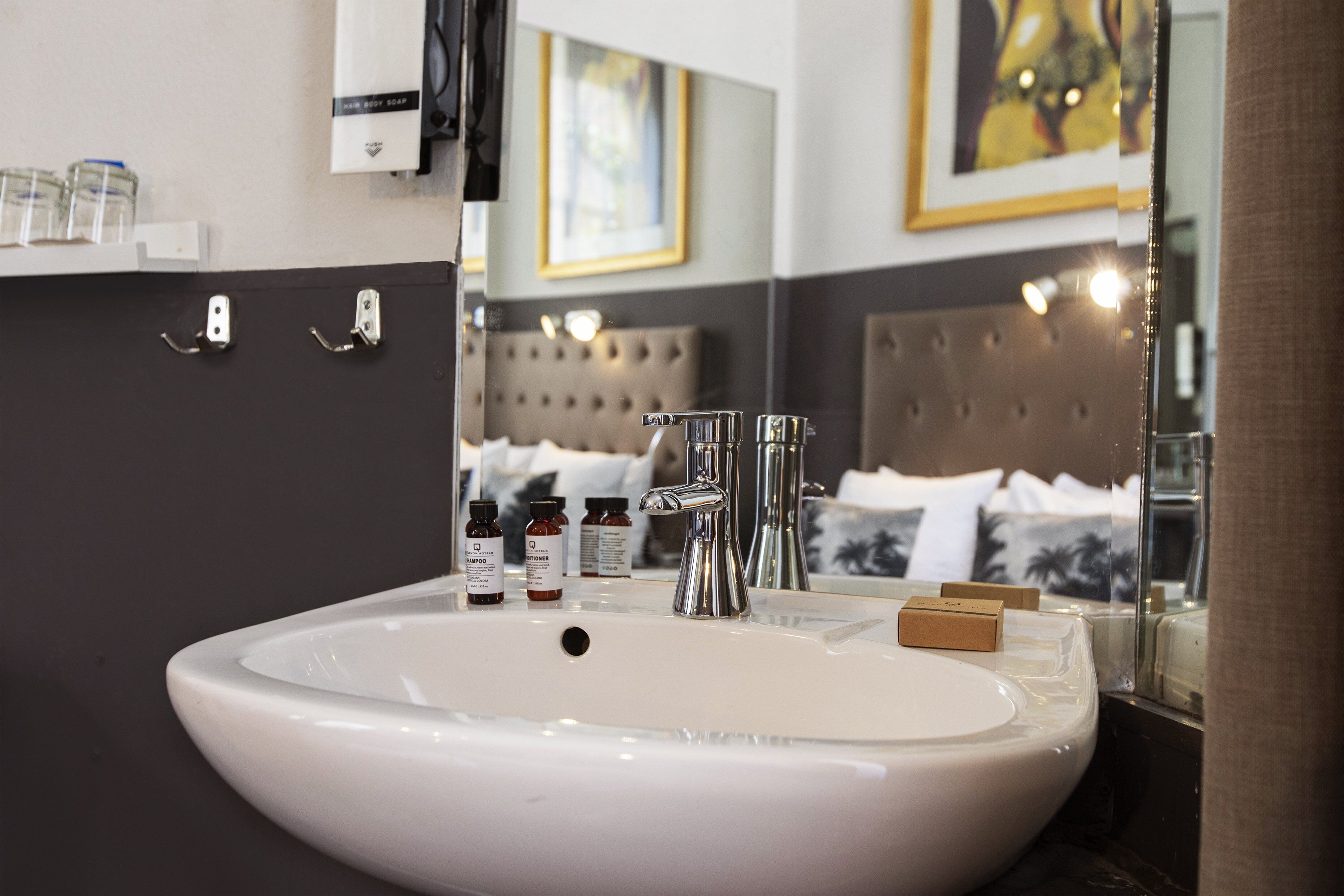 Photo - Quentin Canal House Hotel