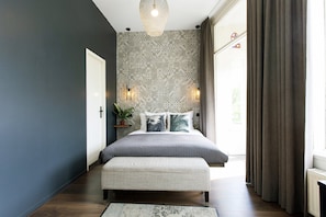 Superior Room, 1 Double Bed, Canal View | Desk, blackout curtains, iron/ironing board, free WiFi