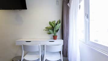 Standard Room, 2 Single Beds, Private Bathroom | Room amenity