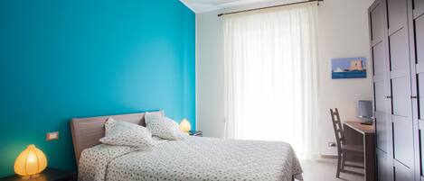 Minibar, desk, cribs/infant beds, rollaway beds