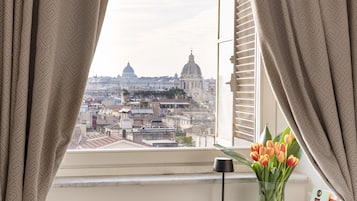 Chambre Double Supérieure, vue ville | 1 chambre, draps italiens Frette, literie de qualité supérieure