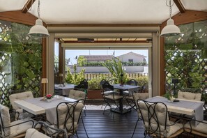 Colazione a buffet inclusa, servita tutte le mattine 