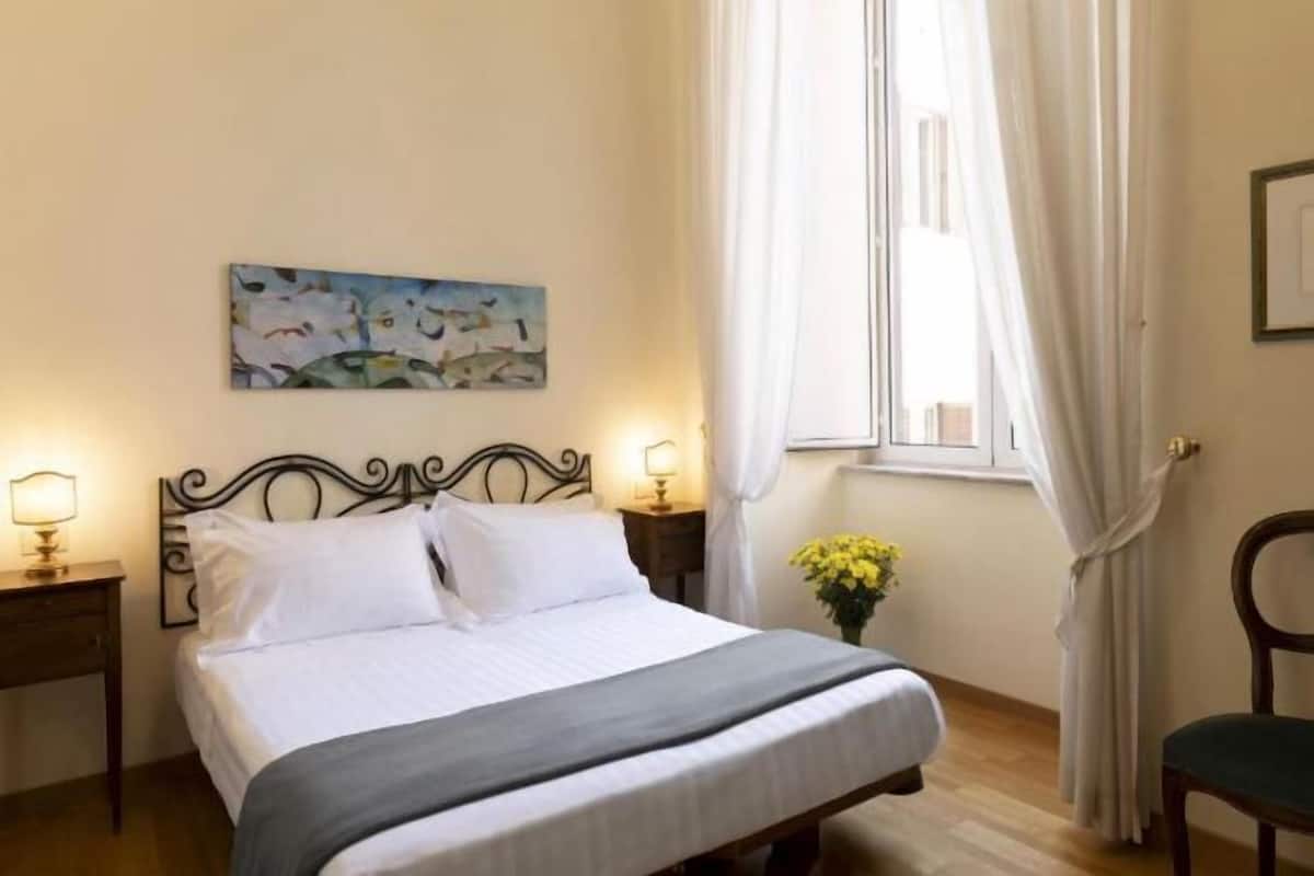 1 bedroom, Frette Italian sheets, premium bedding, down comforters