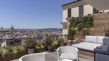 Suite panorámica, Terraza, vista a la ciudad | Terraza o patio