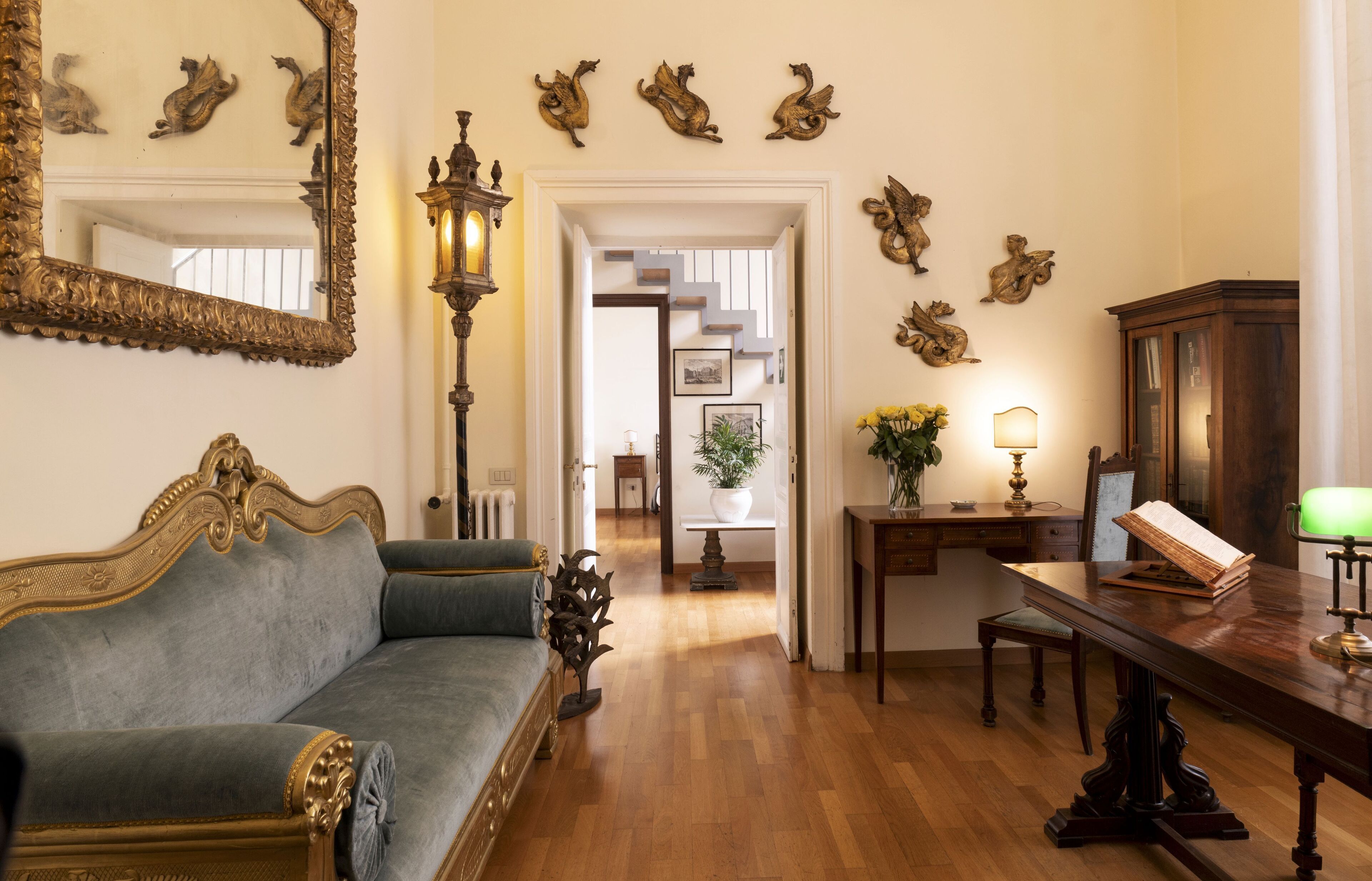 42-英寸LED 电视 （配备卫星频道）、电视