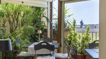 Petit déjeuner buffet compris tous les jours