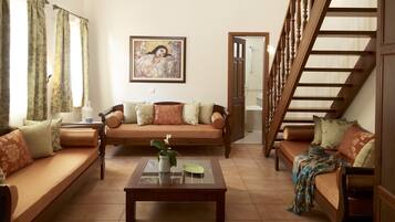 Room (Maisonette) | Living room | 32-inch LCD TV with satellite channels, TV