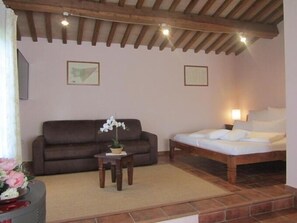 Familiestudio | Sengetøy av topp kvalitet, safe på rommet og barnesenger (inkludert)