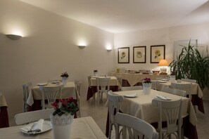 Breakfast area - Park Hotel Montigeto (Passignano sul Trasimeno)