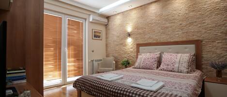 Apartment (4 adults) | Minibar, escritorio, sistema de insonorización