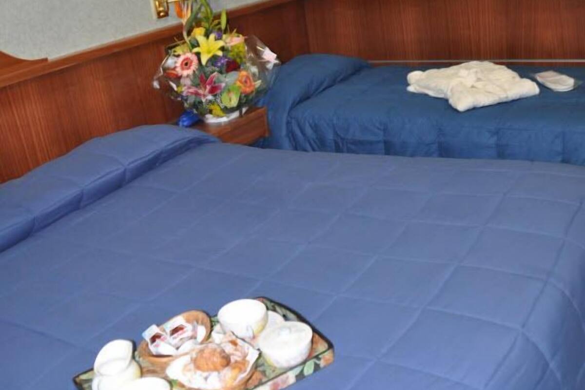 quadruple room | 1 bedroom, premium bedding, pillow-top beds, minibar