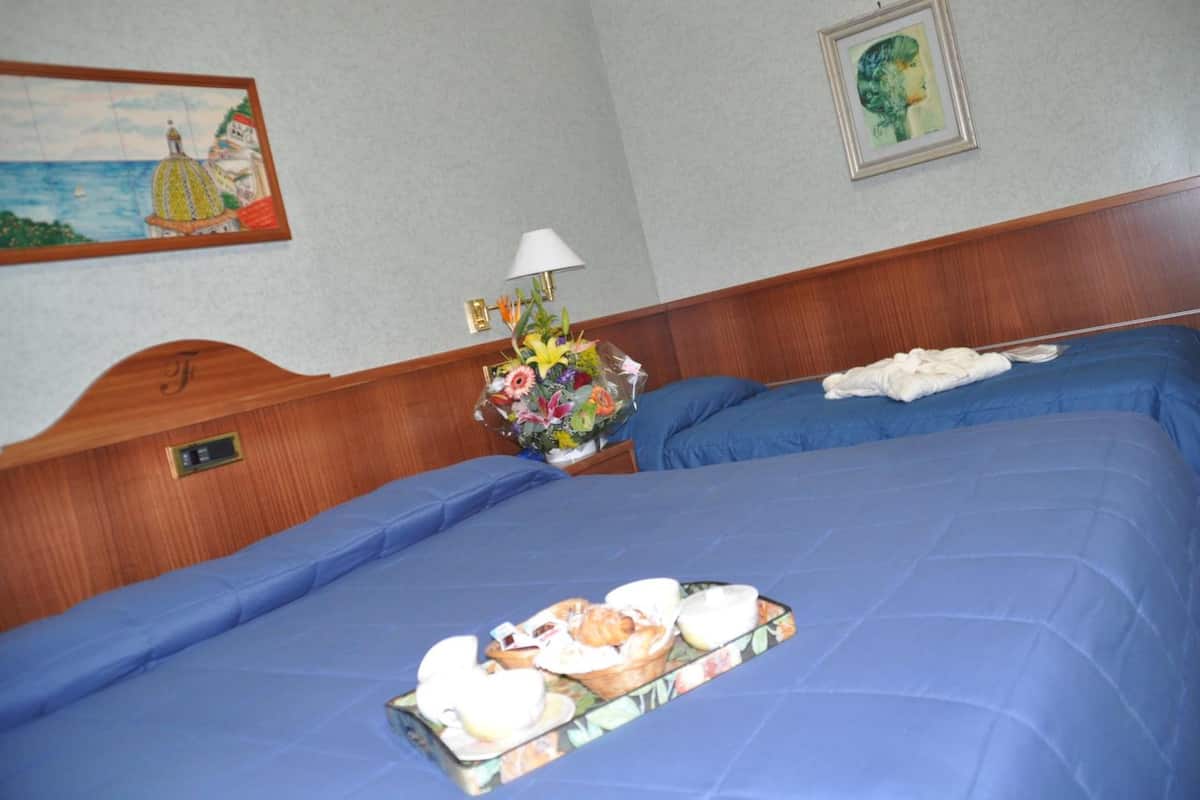 1 bedroom, premium bedding, pillow-top beds, minibar