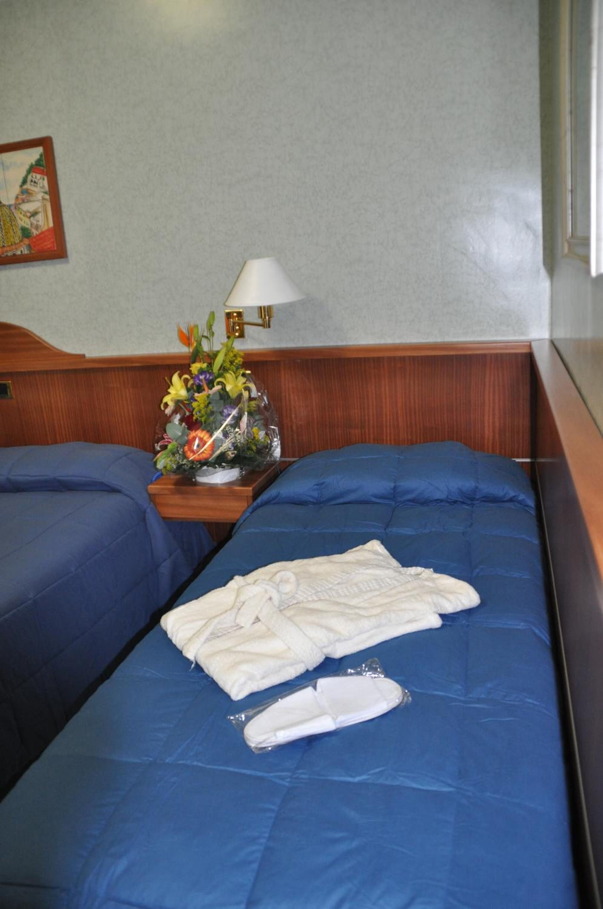 1 bedroom, premium bedding, pillow-top beds, minibar