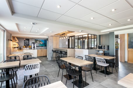 Daily buffet breakfast (EUR 10 per person)