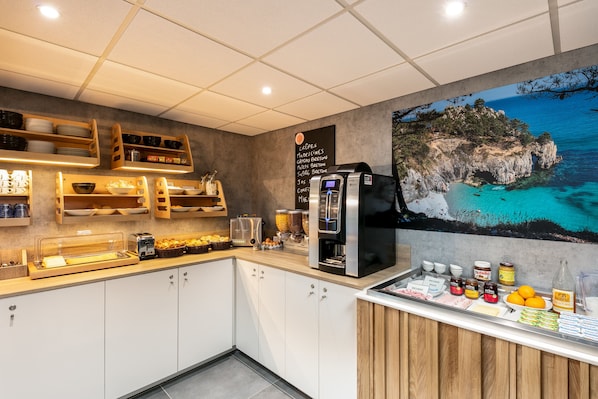 Daily buffet breakfast (EUR 10 per person)