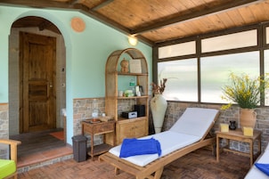 Sauna seca, banheira de hidromassagem, sauna a vapor
