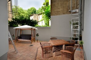 Terrace/patio - Apadana Hotel (FRANKFURT AM MAIN)