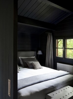 Minibar, coffres-forts dans les chambres, Wi-Fi gratuit, draps fournis