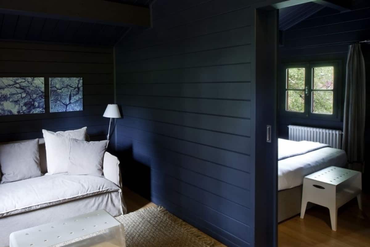 minibar, in-room safe, free wifi, bed sheets