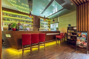 Bar (trong khuôn viên)