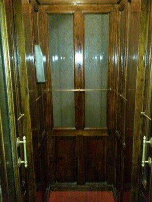 숙박 시설 입구