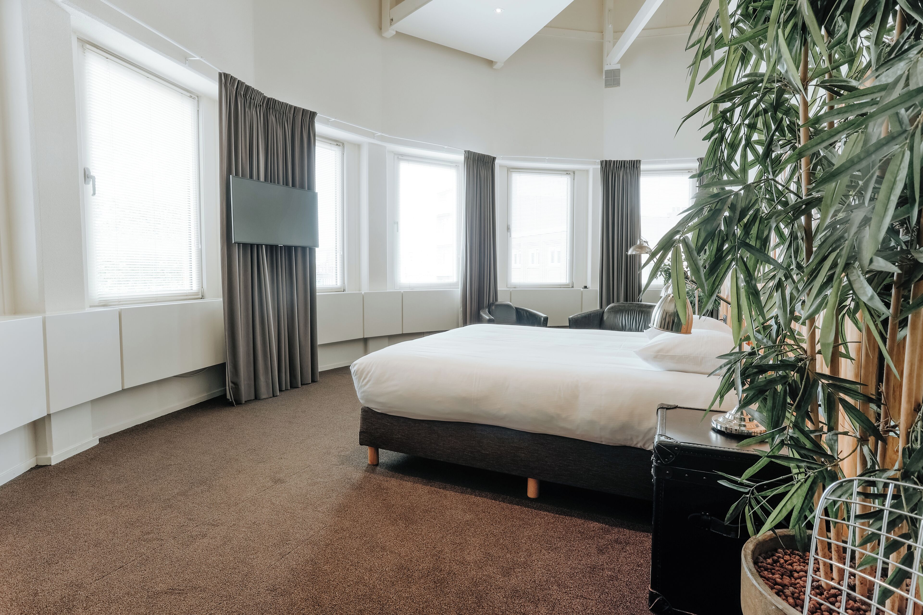 royal double room | 1 bedroom, down duvets, in-room safe, desk