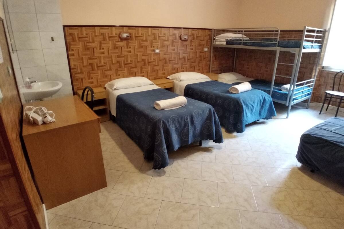 1 Posto Letto, Dormitorio Donne (Max 5 Persone) | 1 quarto, edredons de pluma