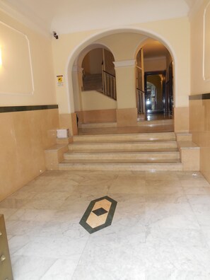 Entrada al alojamiento