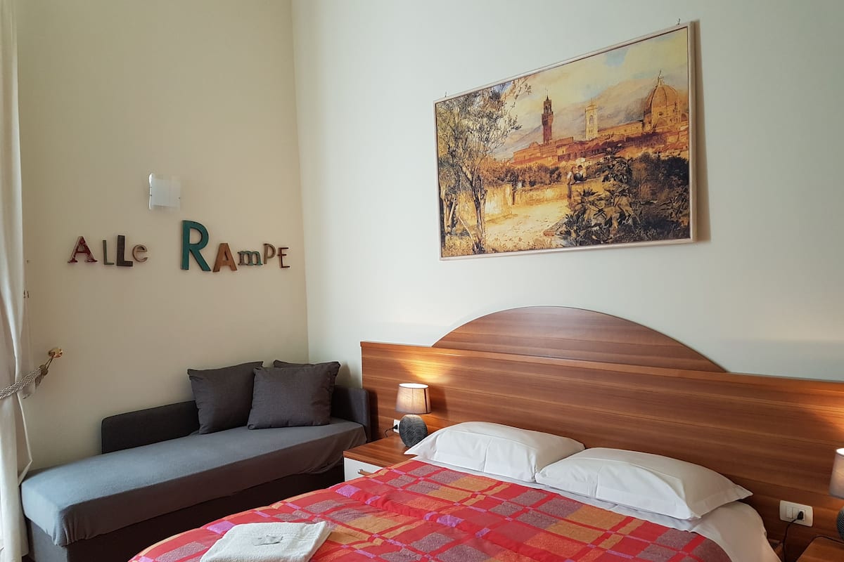 Quarto triplo | Escrivaninha, Wi-Fi de cortesia, roupa de cama