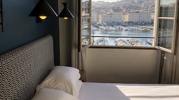 Premium bedding, minibar, in-room safe, desk