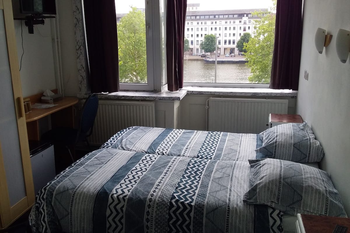 14 bedrooms, in-room safe, desk, iron/ironing board (on request)