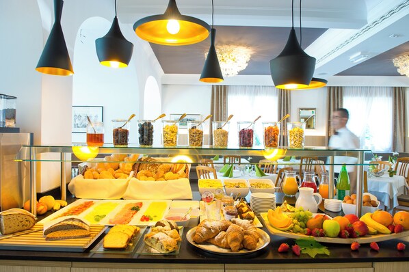 Free daily buffet breakfast - Steiner (Laives)