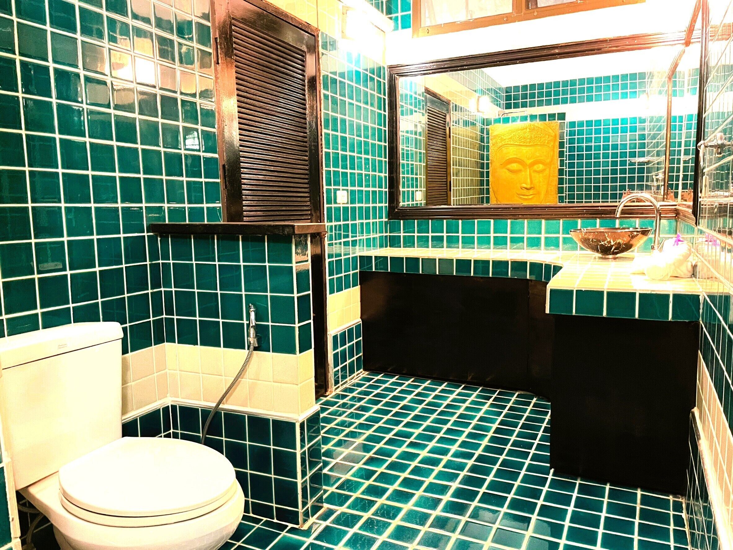 premium bedding, minibar, in-room safe, individually decorated