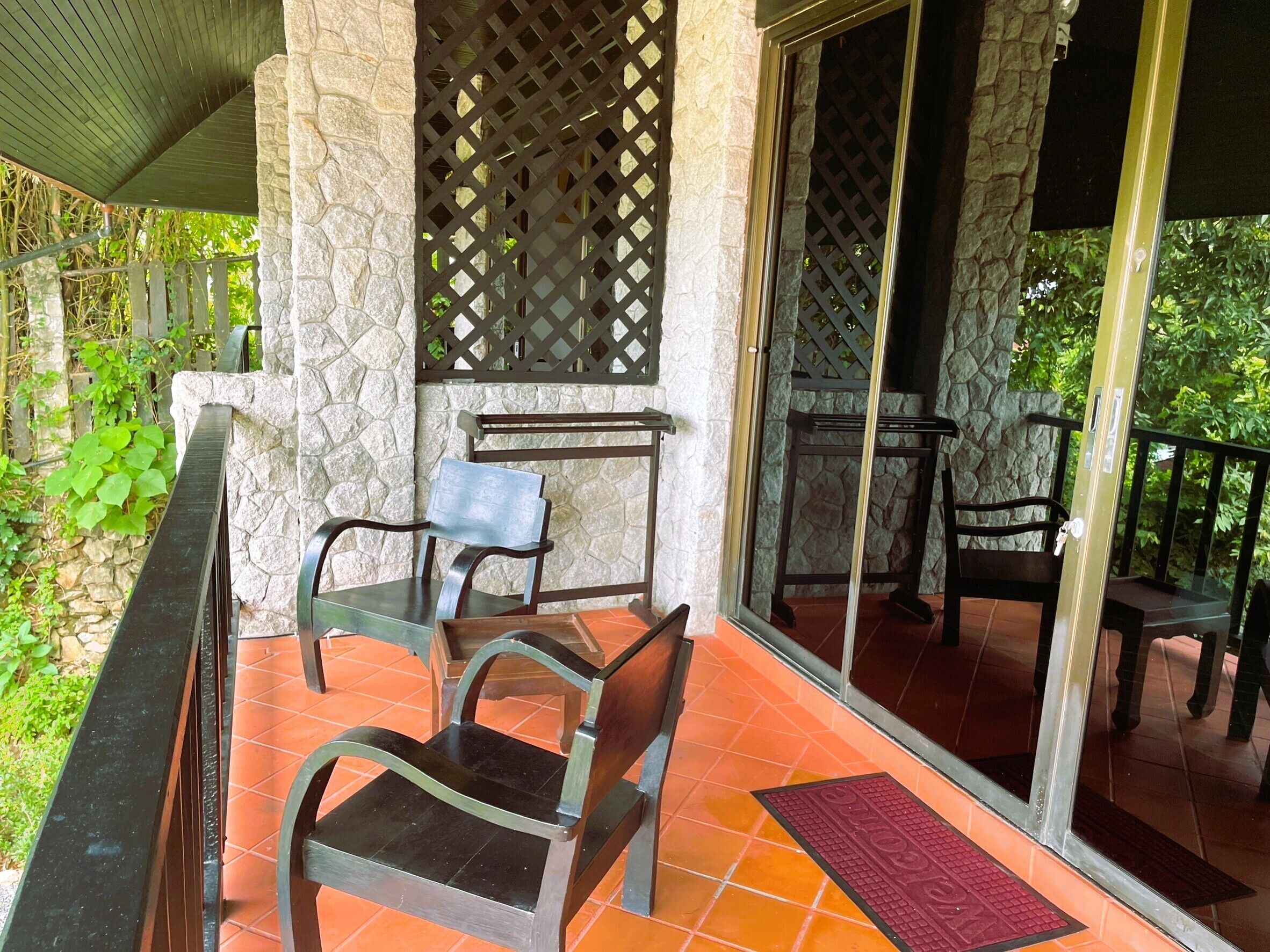 panoramic studio suite | premium bedding, minibar, in-room safe, individually decorated