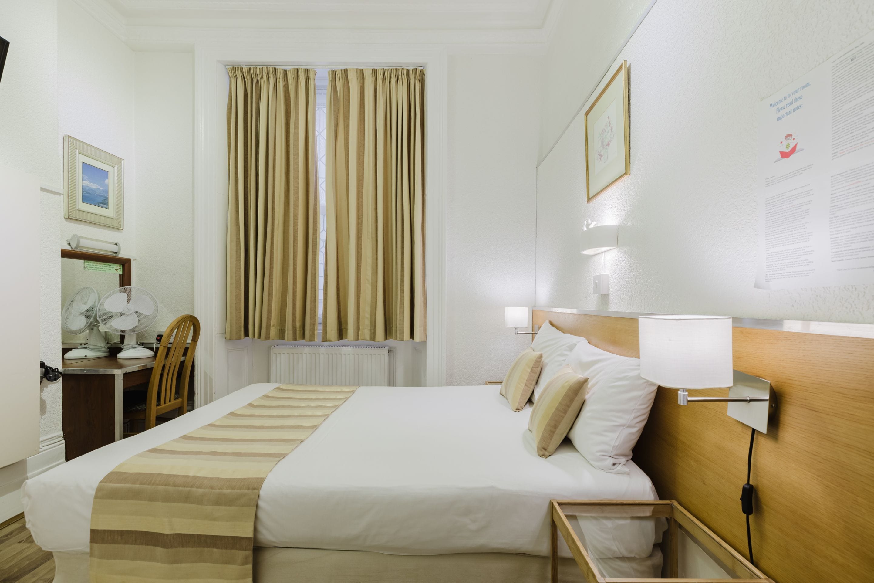 Photo - Falcon Hotel