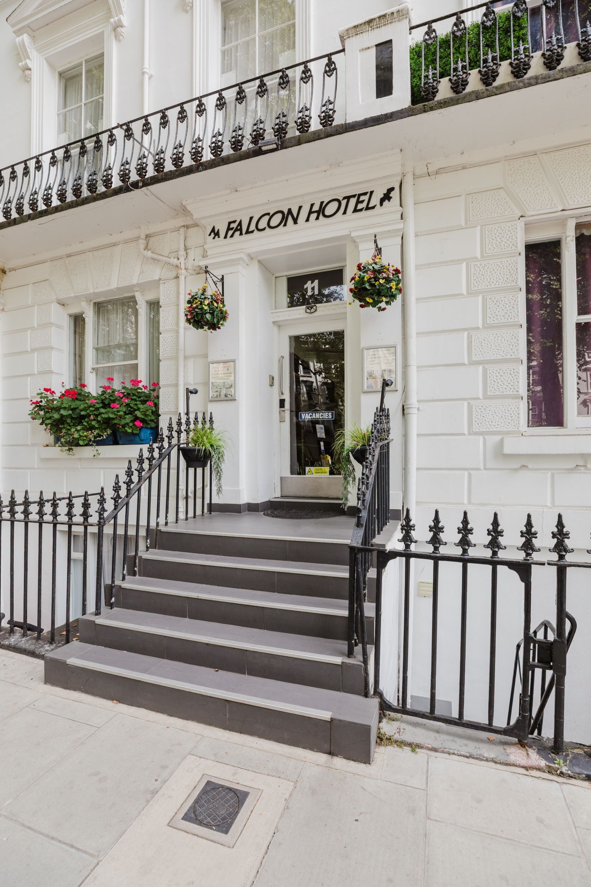 Photo - Falcon Hotel