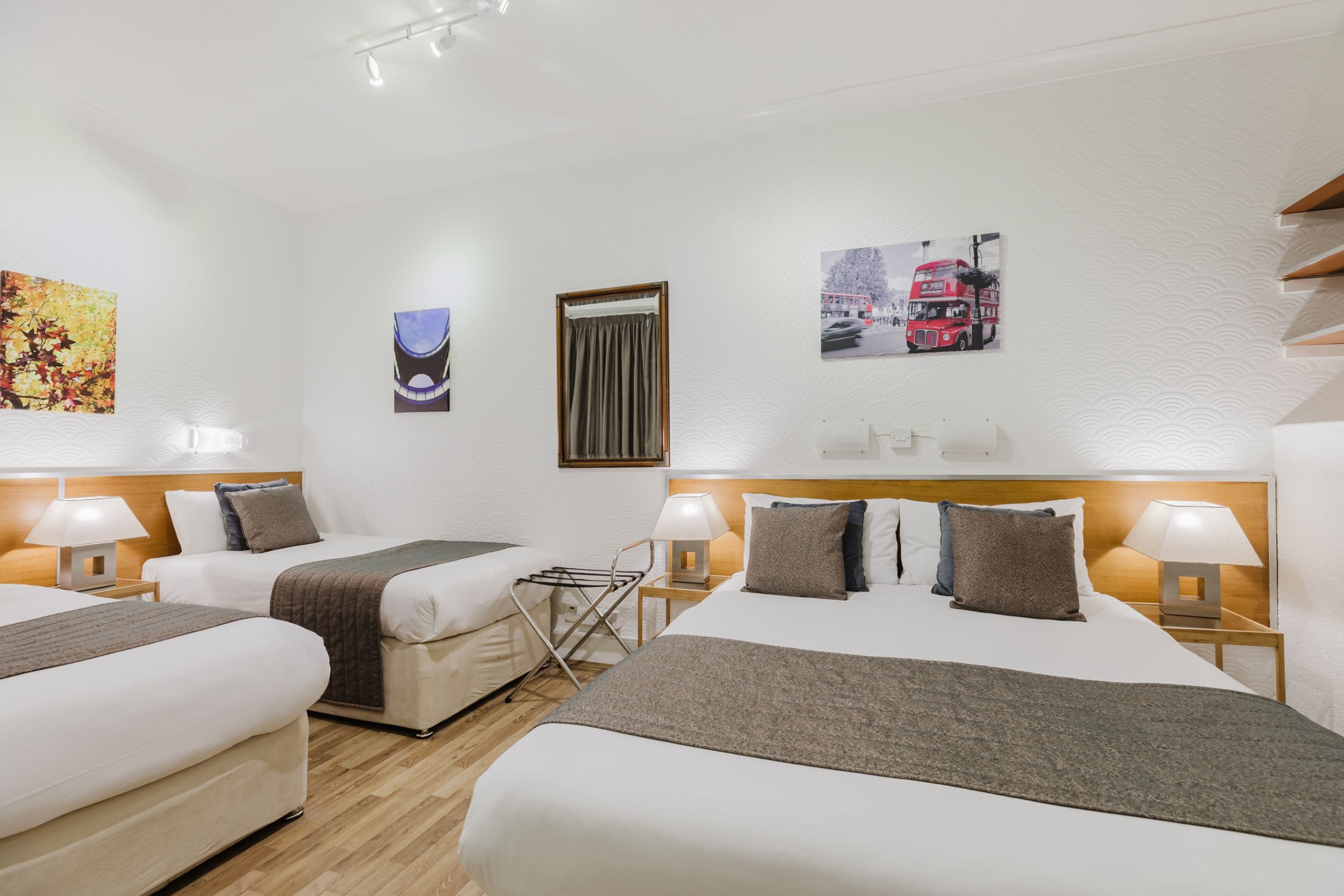 Photo - Falcon Hotel
