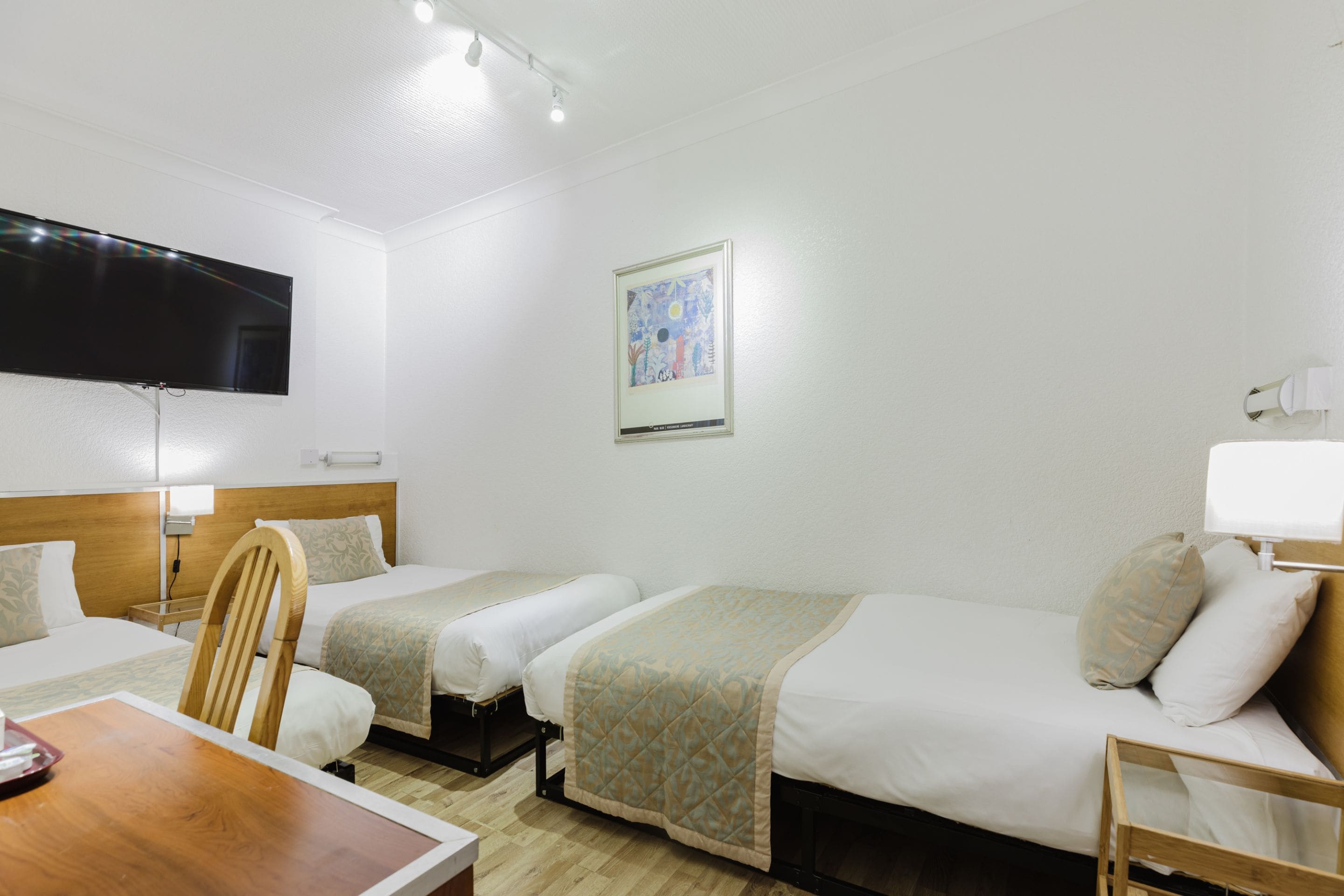 Photo - Falcon Hotel