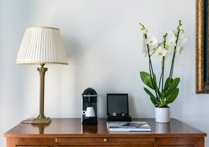 Coffee and/or coffee maker - Fiorentini Residence (Naples)