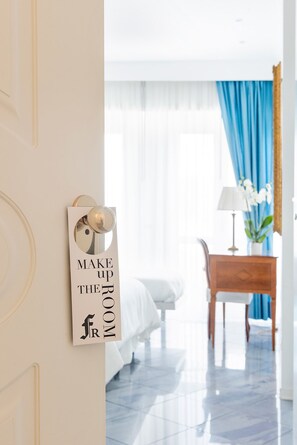 Triple Room | Down comforters, memory foam beds, in-room safe, blackout drapes - Fiorentini Residence (Naples)