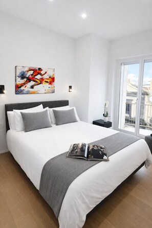 Down duvets, memory-foam beds, in-room safe, blackout curtains - Fiorentini Residence (Naples)