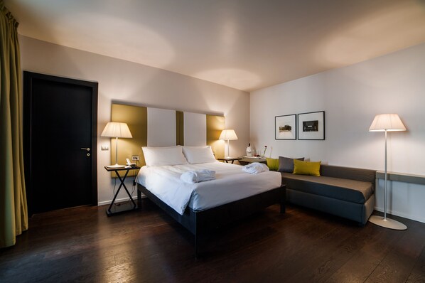 Frette Italian sheets, premium bedding, down duvets, minibar