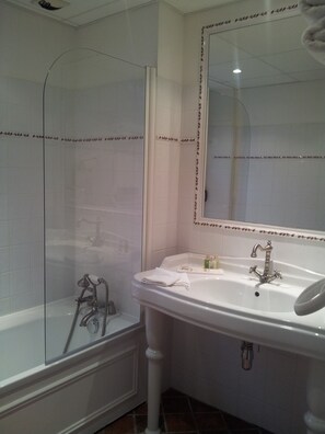 Double room Symphony Mansardée | Bathroom - Hotel du Poète (Fontaine-de-Vaucluse)